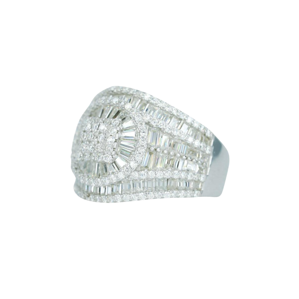 Customizable VVS Moissanite Ring Baguette & Round-Cut Design