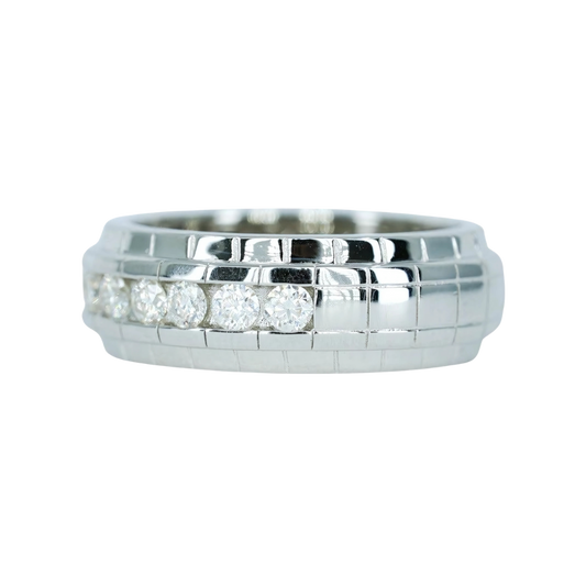 7765 Men's Round-Cut VVS Moissanite Ring